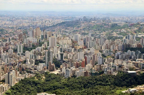 Brezilya 'nın Belo Horizonte şehrinin güzel hava manzarası
