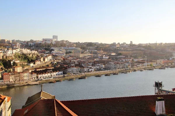 Mimari manzara, binalar ve caddeler liman kenti, Porto, Portekiz