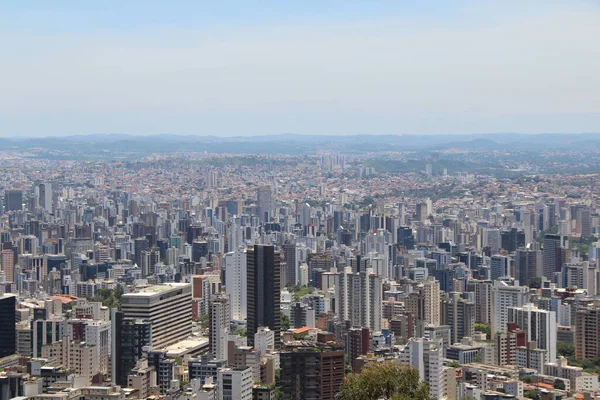 Brezilya 'nın Belo Horizonte kentinin havadan görünüşü