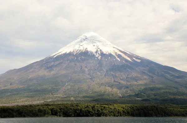 Vista Panorámica Del Volcán Con Nieve Chile —  Fotos de Stock