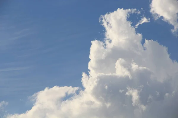 Awan Putih Langit Biru — Stok Foto