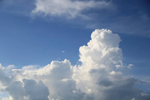 Awan Putih Langit Biru — Stok Foto