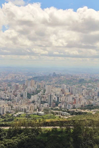 Brezilya 'nın Belo Horizonte şehrinin güzel hava manzarası