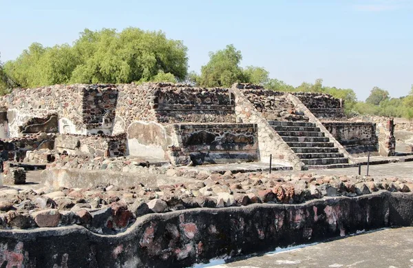 Teotihuacan manzarası, Meksika 'da antik bir şehir.