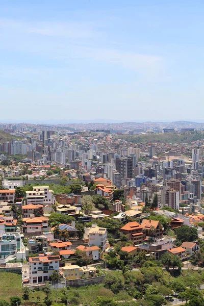 Brezilya 'nın Belo Horizonte kentinin havadan görünüşü