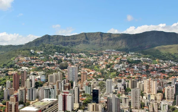 Brezilya 'nın Belo Horizonte şehrinin güzel hava manzarası