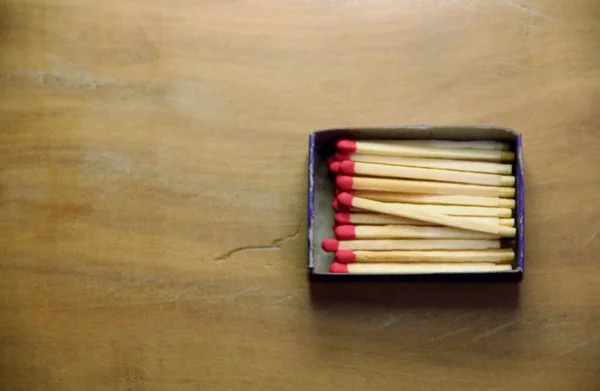 Palos Cerillas Sobre Fondo Mesa Madera —  Fotos de Stock