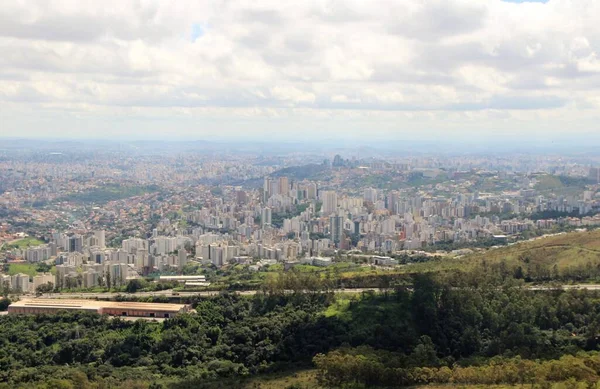 Brezilya 'nın Belo Horizonte şehrinin güzel hava manzarası