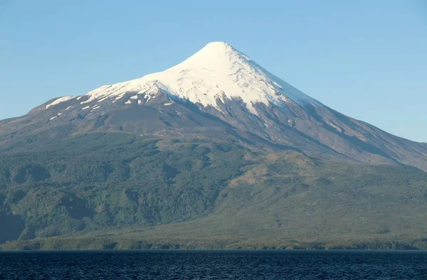 Vista Panorámica Del Volcán Con Nieve Chile —  Fotos de Stock