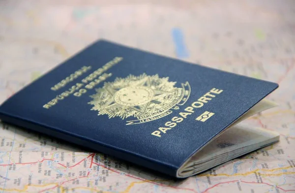 Zbliżenie Paszportu Mapie — Zdjęcie stockowe