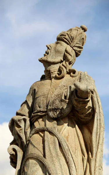 18. yüzyılın ikinci yarısında Bon Jesus de Matosinhos 'daki farklı Hıristiyan peygamberlerin heykelleri, Brezilya' nın Kongonhas şehrinde Haç Yolu 'na adanmış rokoko kilisesi. 