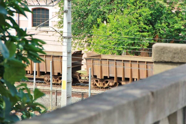 Tren istasyonundaki raylar.