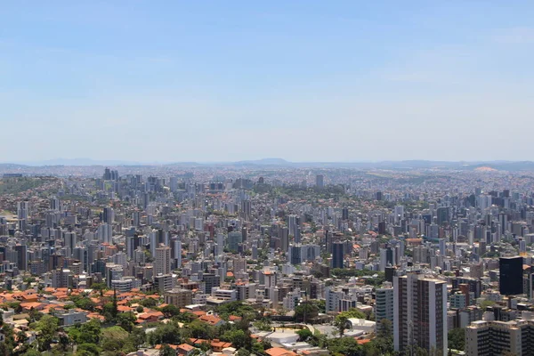 Brezilya 'nın Belo Horizonte kentinin havadan görünüşü
