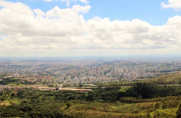 Brezilya 'nın Belo Horizonte şehrinin güzel hava manzarası