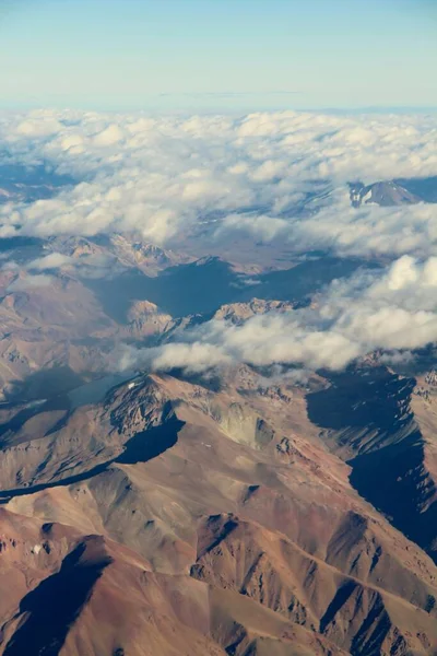 Hermosa Vista Aérea Las Montañas Las Nubes —  Fotos de Stock