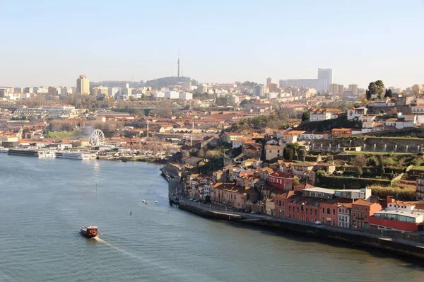 Mimari manzara, binalar ve caddeler liman kenti, Porto, Portekiz