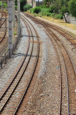 Tren istasyonundaki raylar.