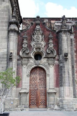 Mexico City 'de sömürge tarzı bir katedral.