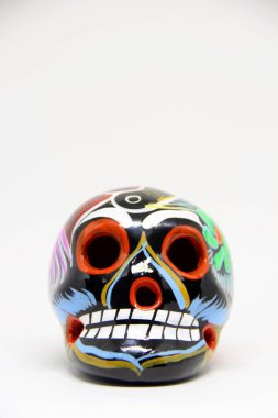 Beyaz arkaplanda Meksika kafatası