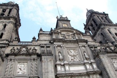 Mexico City 'de sömürge tarzı bir katedral.