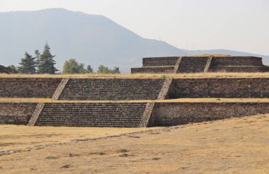 Teotihuacan manzarası, Meksika 'da antik bir şehir.