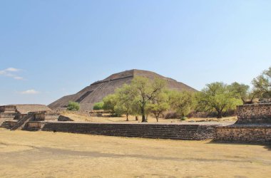 Teotihuacan manzarası, Meksika 'da antik bir şehir.
