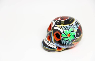 Beyaz arkaplanda Meksika kafatası