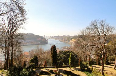 Mimari manzara, binalar ve caddeler liman kenti, Porto, Portekiz