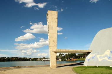 BH, BRAZIL - 24 Aralık 2016 'da Brezilya' nın Belo Horizonte kentinde, Assisi 'li Aziz Francis Kilisesi' nin dış görünüşü. Oscar Niemeyer tarafından tasarlandı. Pampulha Kilisesi olarak bilinir..
