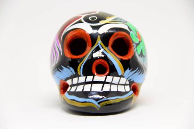 Beyaz arkaplanda Meksika kafatası