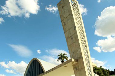 BH, BRAZIL - 24 Aralık 2016 'da Brezilya' nın Belo Horizonte kentinde, Assisi 'li Aziz Francis Kilisesi' nin dış görünüşü. Oscar Niemeyer tarafından tasarlandı. Pampulha Kilisesi olarak bilinir..