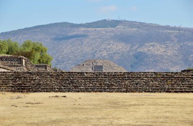 Teotihuacan manzarası, Meksika 'da antik bir şehir.