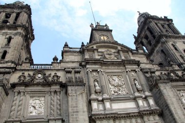 Mexico City 'de sömürge tarzı bir katedral.