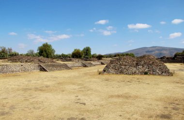 Teotihuacan manzarası, Meksika 'da antik bir şehir.
