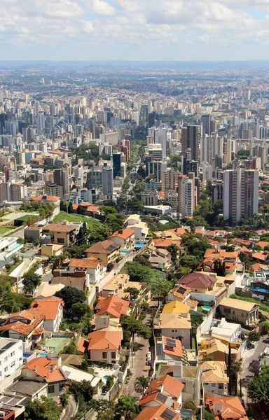 Brezilya 'nın Belo Horizonte şehrinin güzel hava manzarası