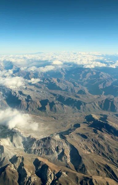 Hermosa Vista Aérea Las Montañas Las Nubes —  Fotos de Stock