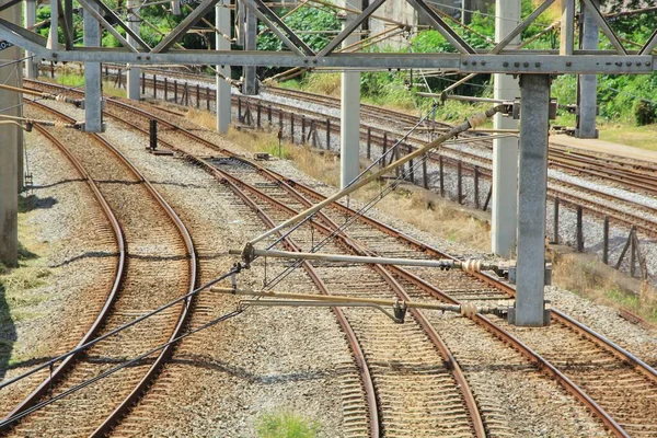 Tren istasyonundaki raylar.