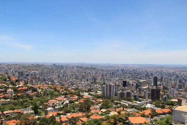 Brezilya 'nın Belo Horizonte kentinin havadan görünüşü
