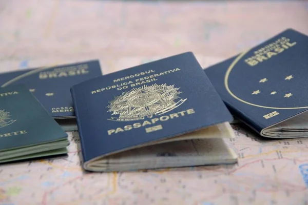 Vista Primer Plano Varios Pasaportes Mapa — Foto de Stock