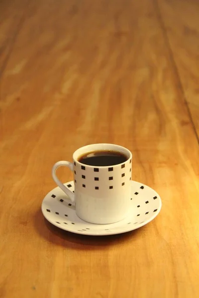 Kilátás Teljes Kávéscsésze Egy Csészealj Fából Készült Háttér — Stock Fotó