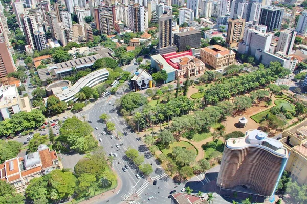 Brezilya 'nın Belo Horizonte kentinin havadan görünüşü