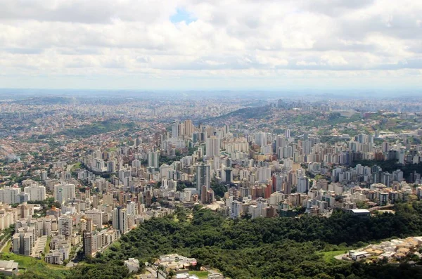 Brezilya 'nın Belo Horizonte şehrinin güzel hava manzarası
