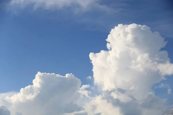 Awan Putih Langit Biru — Stok Foto