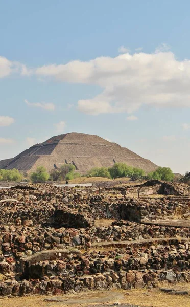 Teotihuacan manzarası, Meksika 'da antik bir şehir.