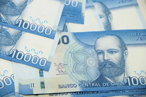 Şili pezosu. Yakın çekim faturaları.