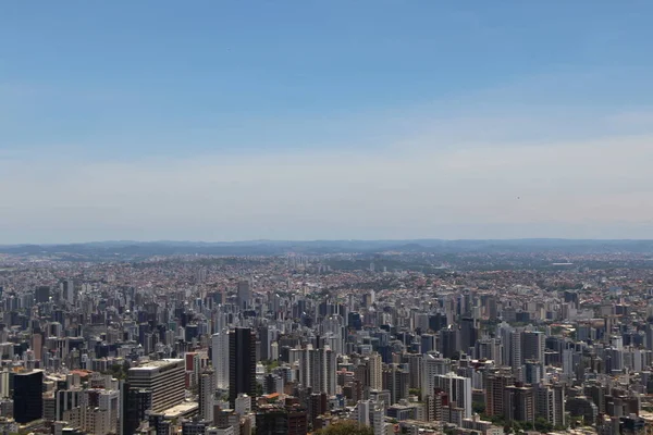 Brezilya 'nın Belo Horizonte kentinin havadan görünüşü