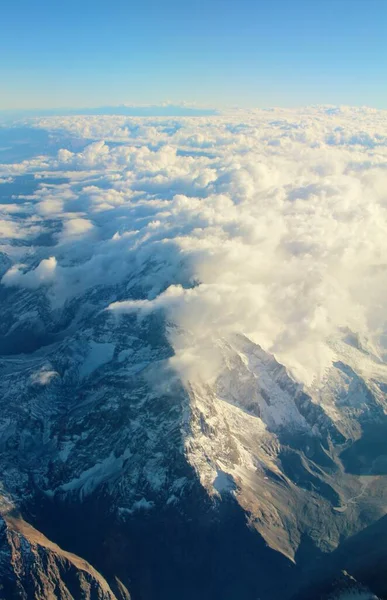 Hermosa Vista Aérea Las Montañas Las Nubes —  Fotos de Stock