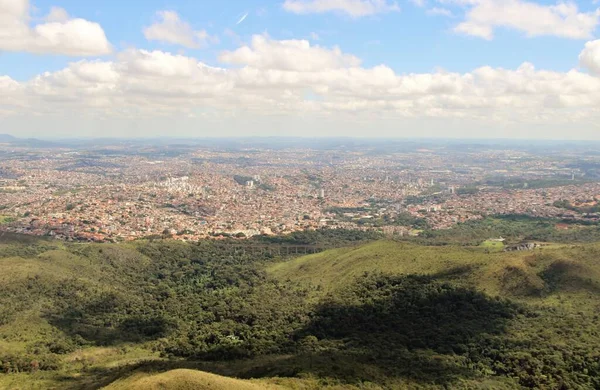 Brezilya 'nın Belo Horizonte şehrinin güzel hava manzarası