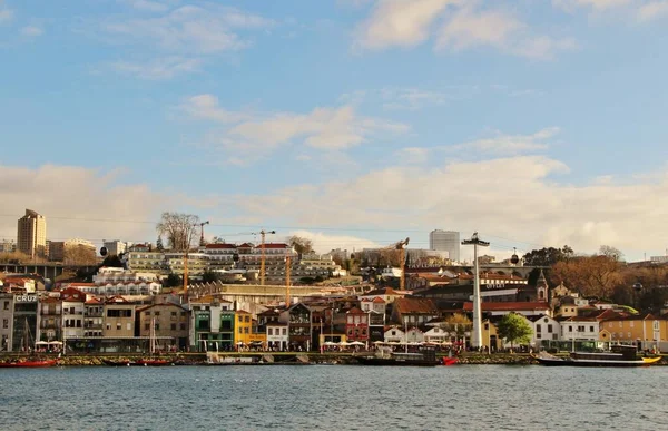 Mimari manzara, binalar ve caddeler liman kenti, Porto, Portekiz