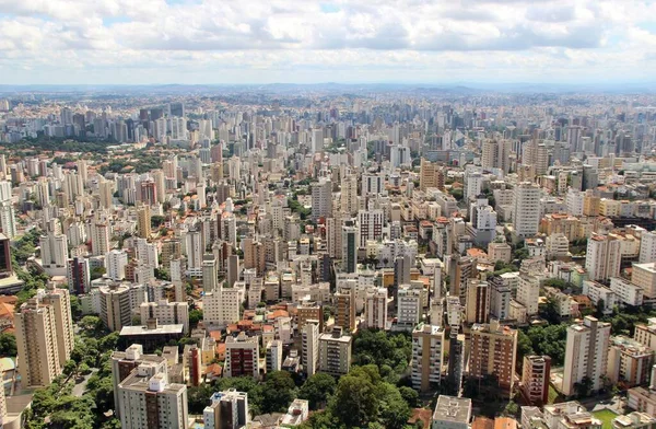 Brezilya 'nın Belo Horizonte şehrinin güzel hava manzarası